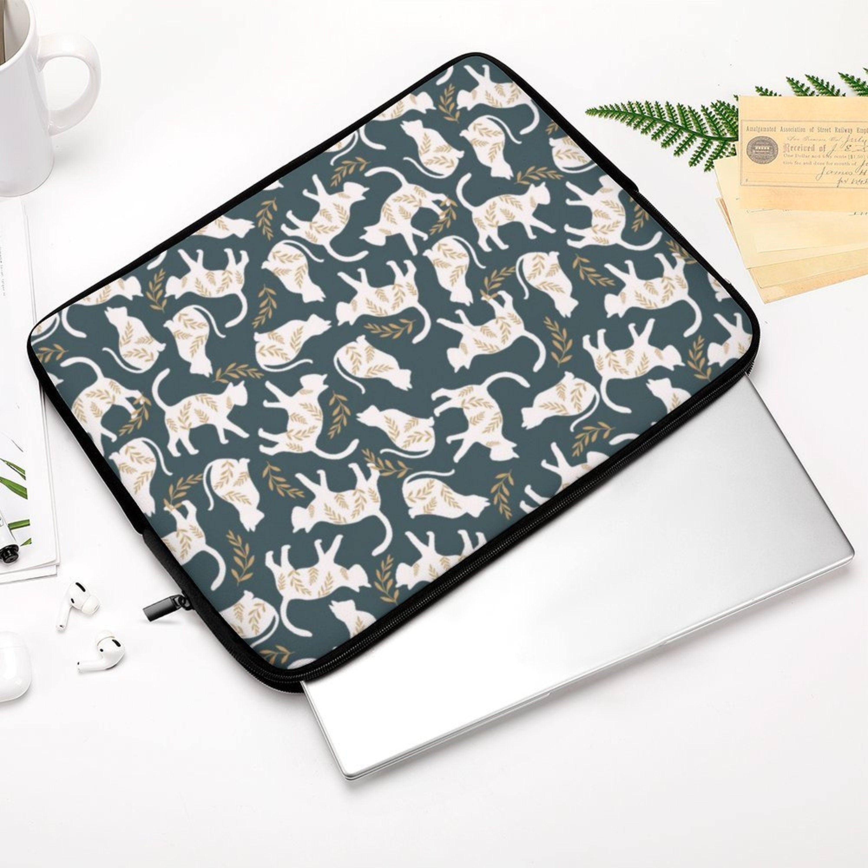 White Cats Laptop Sleeve