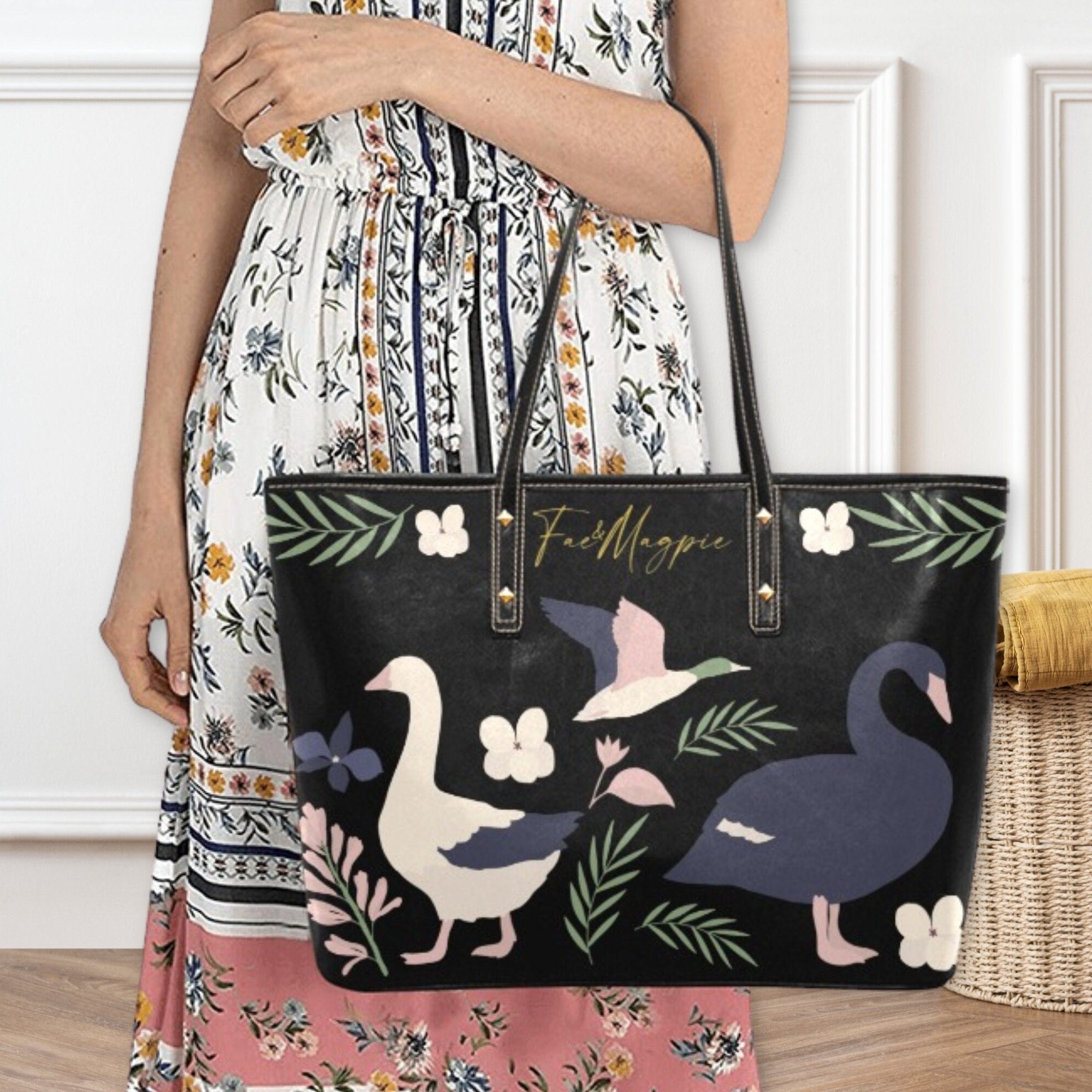 Oiseaux et Fleurs Shoulder Bag